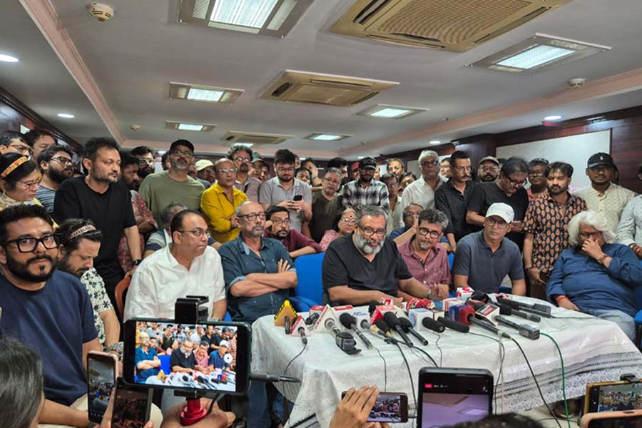 Tollywood Strike: Filmmakers Seek Neutral Intervention as Federation's Unilateral Decisions Halt Productions 909977
