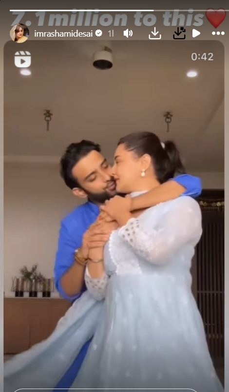 TV News: Hina Khan’s Chemotherapy Scars, Munawar Faruqui Talks About Favorite Contestant In Bigg Boss OTT 3, To Ankita Lokhande’s Parents Day Instagram Post 909871
