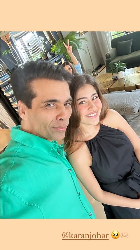 Yeh Hai Mohabbatein Fame Aditi Bhatia Gets Snapped With Film Maker Karan Johar; Guess What's Cooking! 910359