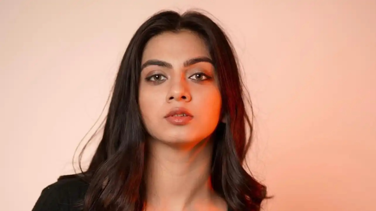 Yeh Rishta Kya Kehlata Hai Actress Garvita Sadhwani Welcomes New Cast, Enjoys Karaoke Session With Co-stars 907063