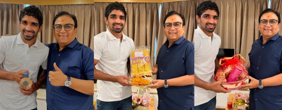After saying he watches 'TMKOC', Olympic medalist Aman Sehrawat meets Jethalal aka Dilip Joshi 914610
