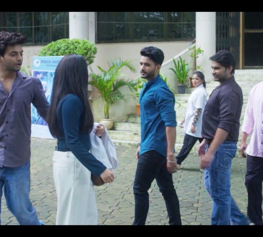 Anupamaa Written Update 10th August: Anuj Breaks Down In Tears, Anupama Extends Support 912524