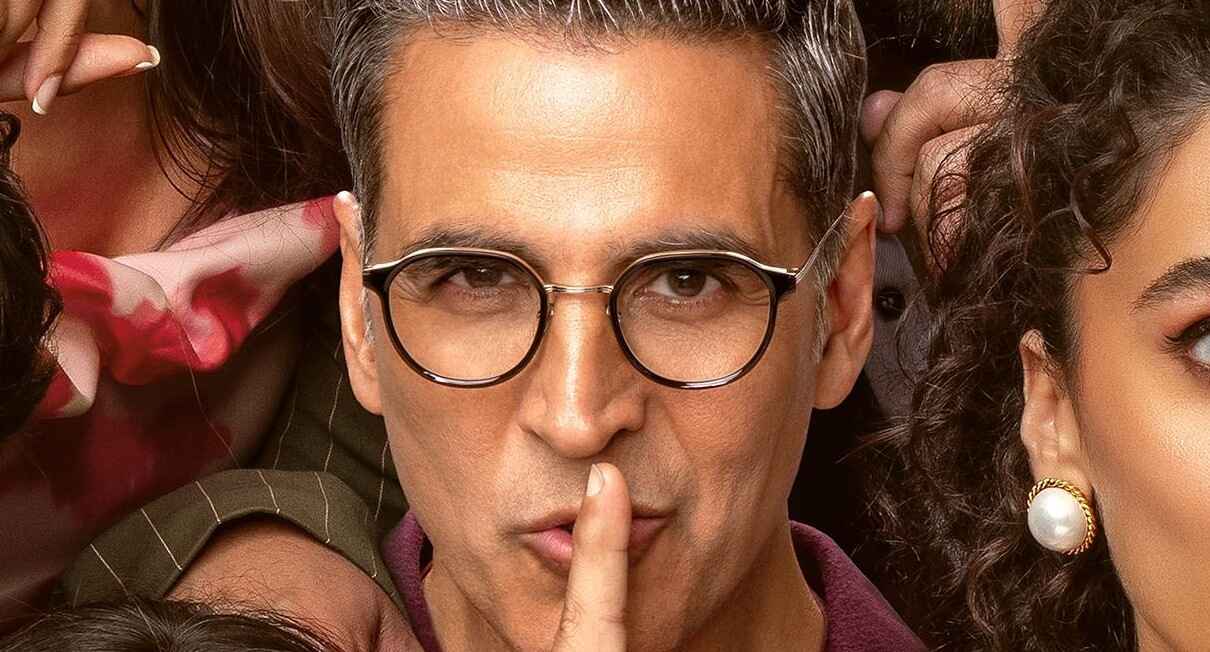As Akshay Kumar impressively returns to the comedy genre, fans hail his personality, saying, "Comedy King is back!" 914091