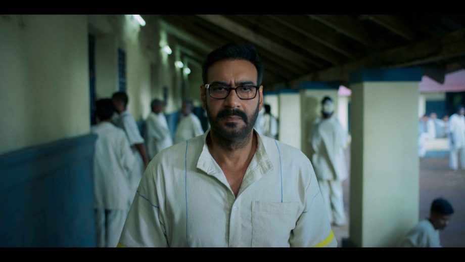 'Auron Mein Kahan Dum Tha' Review: An Ode To Old-School Romance That Works in Parts 910699
