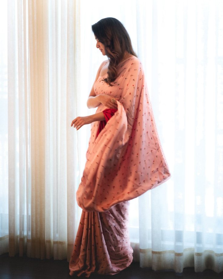 Channel Keerthy Suresh's Elegance With These 5 Stylish Blouse Designs For Simple Printed Sarees 913172