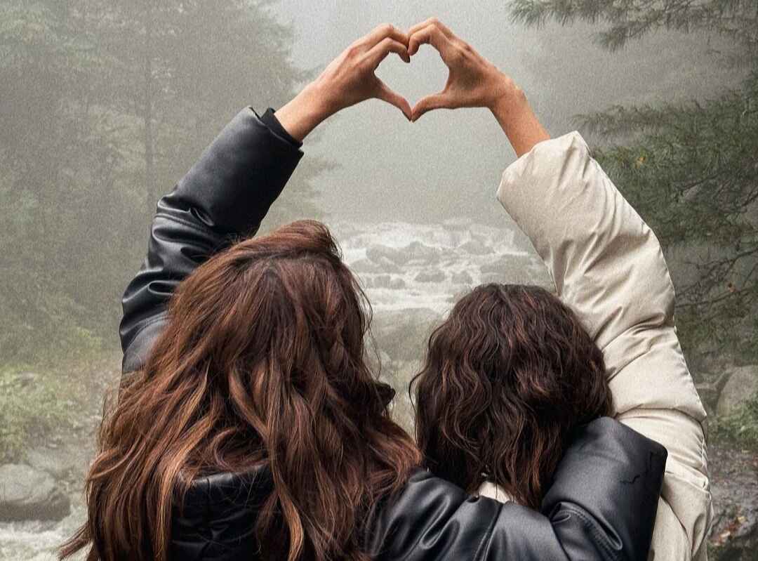 First Image of Alia & Sharvari is Here: The 'Alpha' Girls Are All Heart 916076