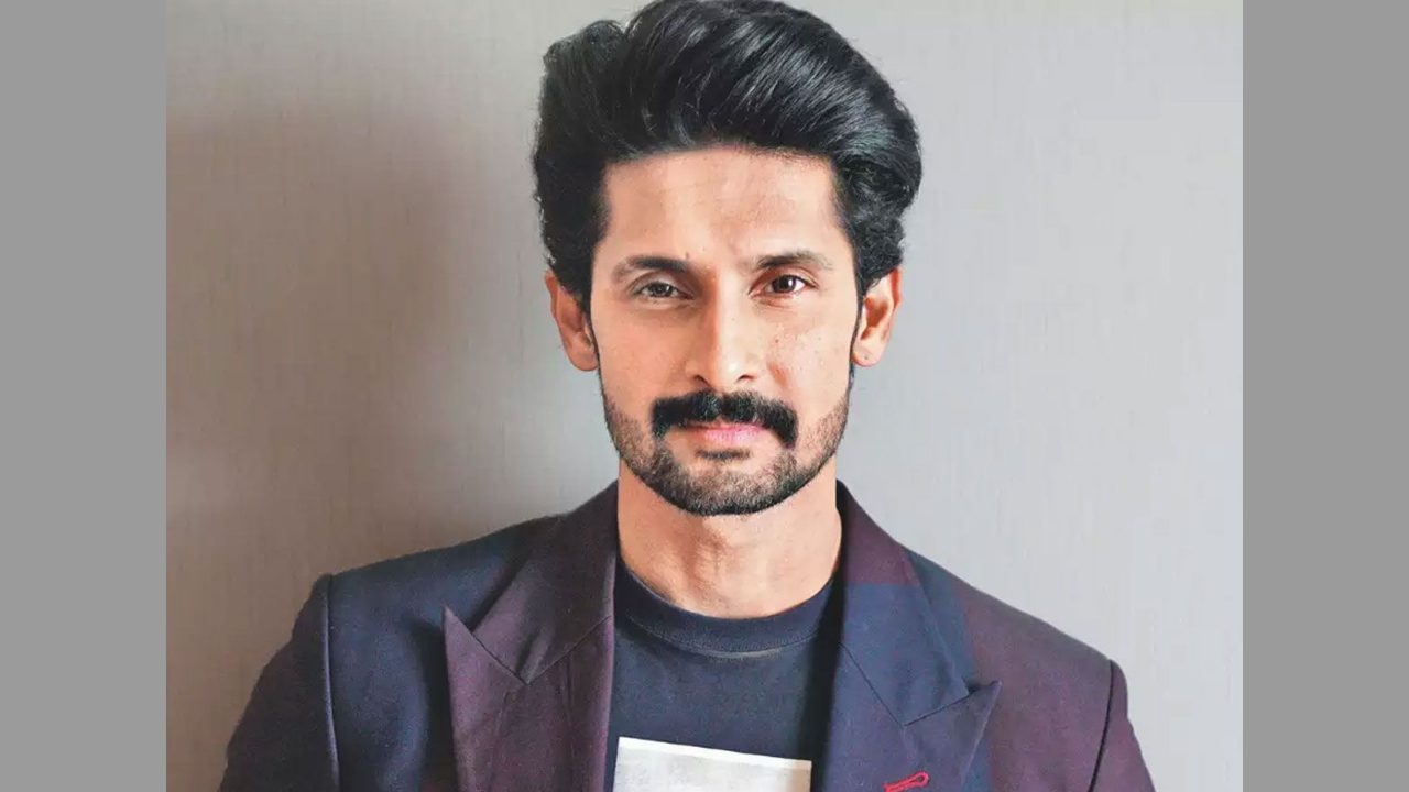Guess Who Has Mastered 11 Characters For One Web Show? It’s None Other Than Ravi Dubey in Matsya Kaand! 915448