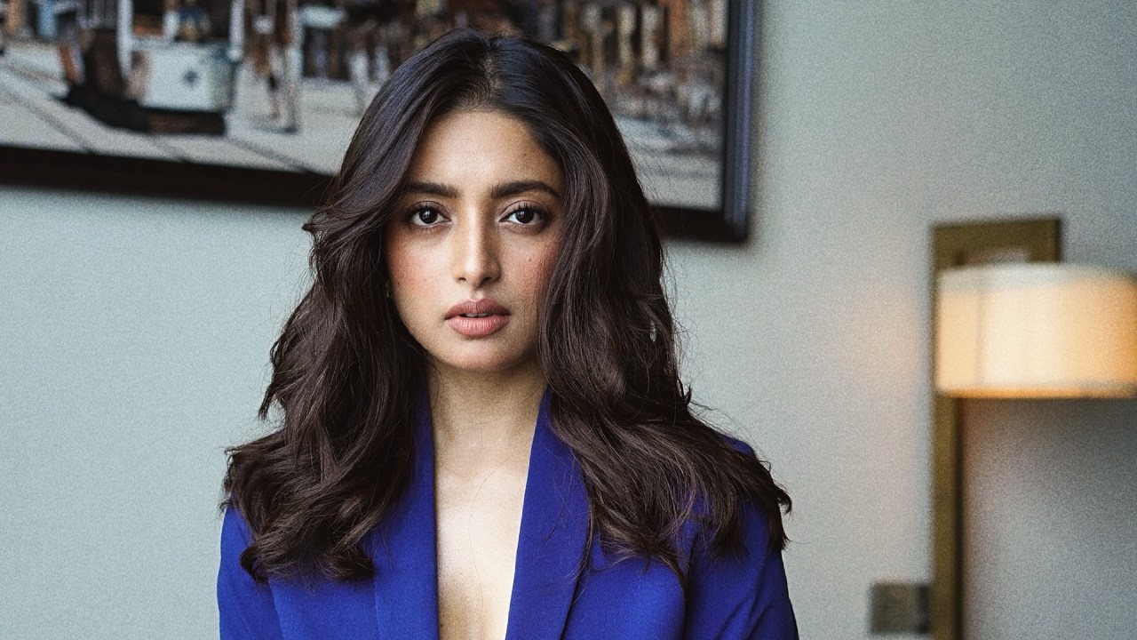 Ishaa Saha Stuns in Rich Blue Suit Leaves Fans Awestruck 910673