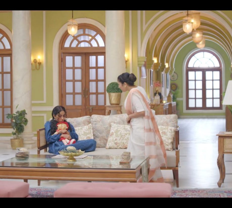 Jhanak Written Update 17th August: Aniruddha's Jealousy Peaks As Aditya Woos Jhanak With Lavish Gift 913673