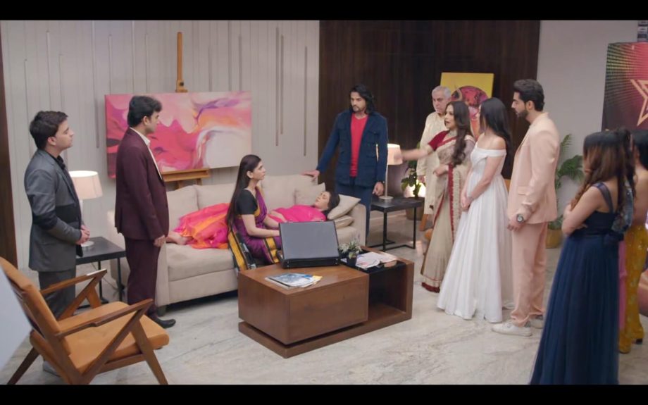 Jhanak Written Update 9th August: Aniruddha Gets Jealous By Seeing Aditya Kapoor's Concern fFor Jhanak 912191