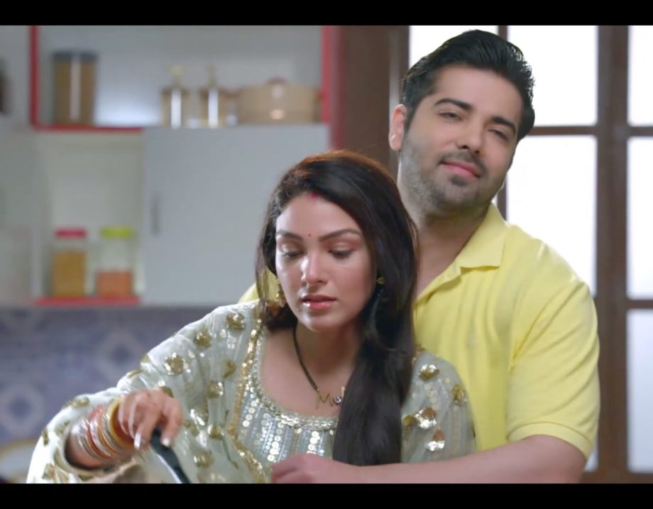 Megha Barsenge Written Update 19 August: Manoj Leaves For The Airport, Leaving Megha In Problem 914037