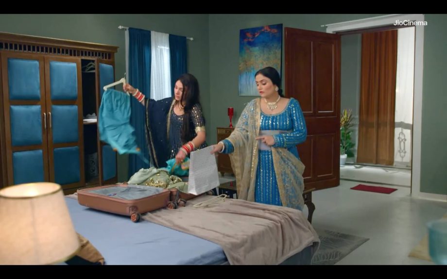 Megha Barsenge Written Update 22 August 2024: Manoj Ignores Megha's Call, Megha On A Mission To Disclose The Truth 914647