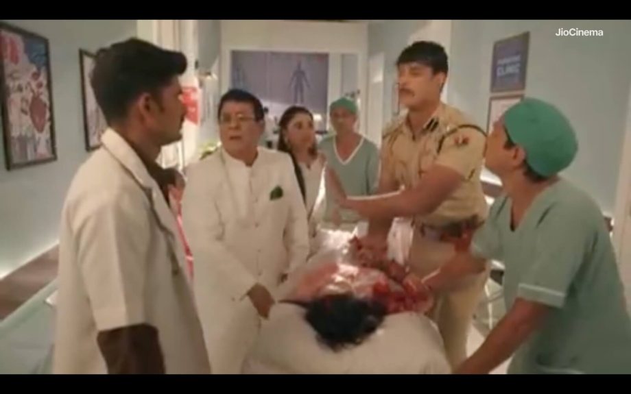 Mera Balam Thanedaar: Bulbul Takes A Bullet For Veer, Reveals Shocking Truth About Her Age 914461