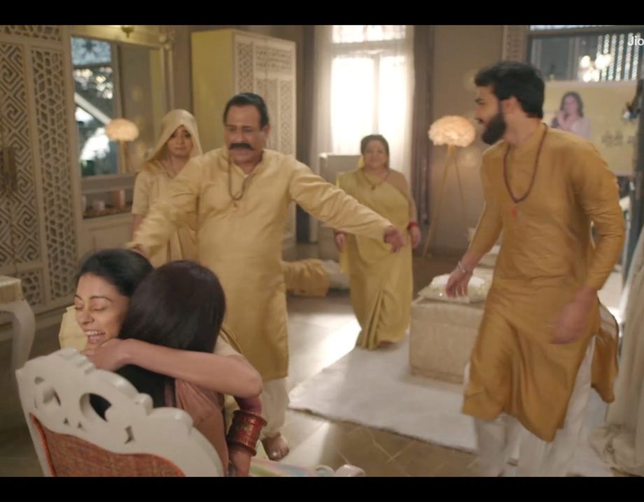 Mera Balam Thanedaar Written Update 19th August: Veer and Bulbul Fight Against Miti Mai's Plan 914065