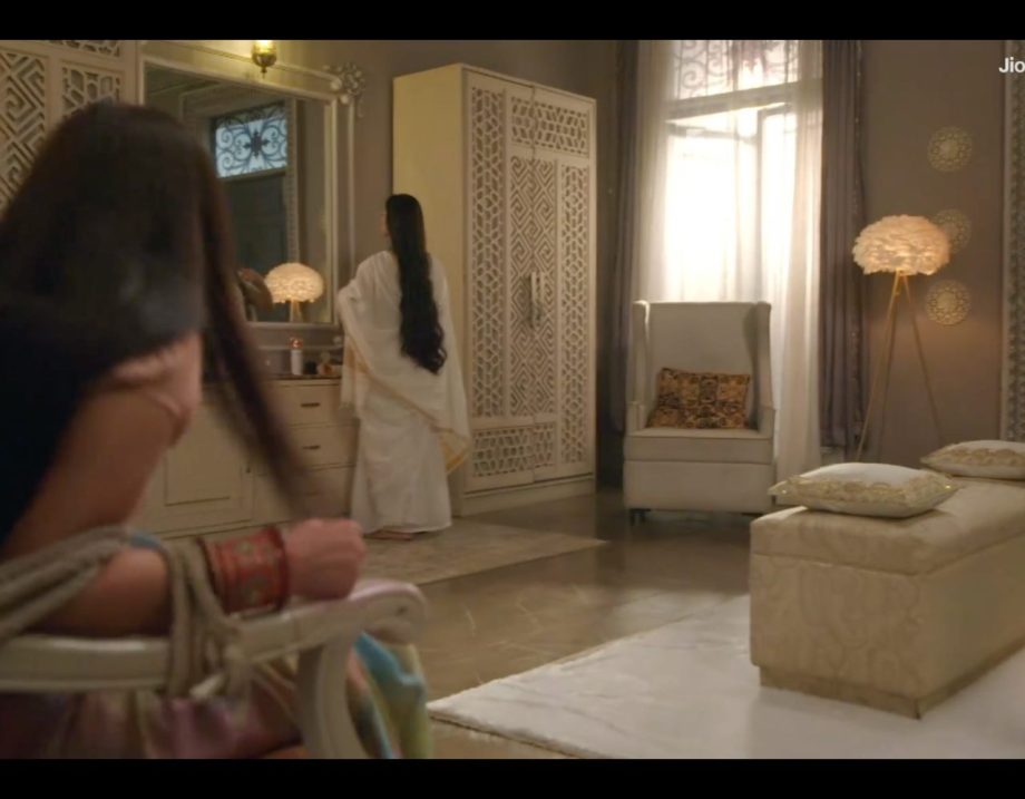 Mera Balam Thanedaar Written Update 19th August: Veer and Bulbul Fight Against Miti Mai's Plan 914067