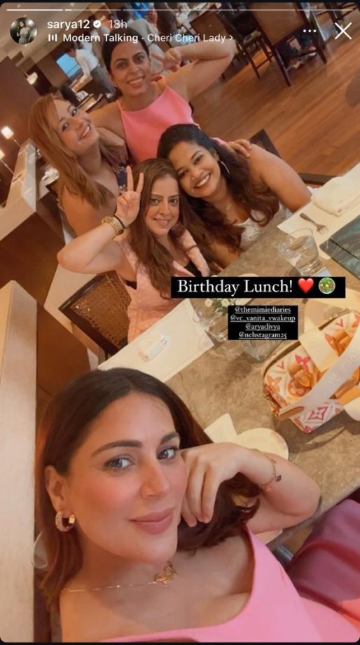Mom-to-be Shraddha Arya's Pregnancy Glow Is Irresistible, Peek Inside Her Lunch Date With Girls 915236