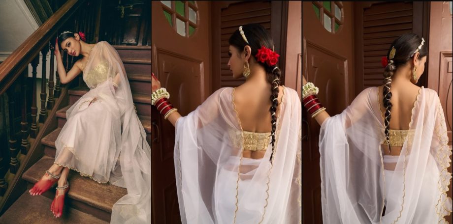 Mouni Roy Stuns in Traditional Bengali Saree Look- Exudes Elegance on Instagram 915886