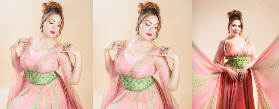 Munmun Dutta Stuns in Pink Gown, Exudes Elegance and Glamour 913862