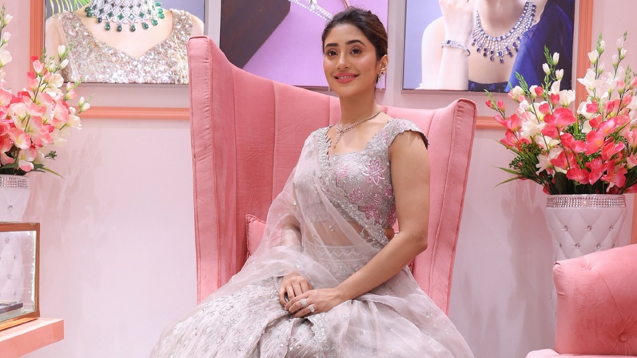 Shivangi Joshi Captivates Fans In Dreamy Ethnic Attire, Raises Heartbeats With Her Killer Smile