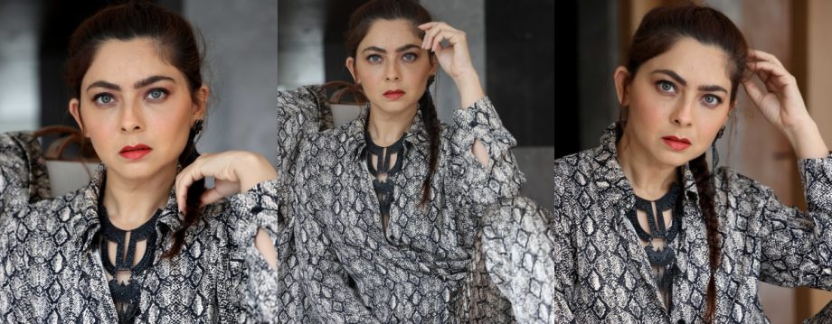 Sonalee Kulkarni’s Stylish Look In Co-Ord Set, Prajakta Mali’s Elegance In Purple-Pink Saree 911240