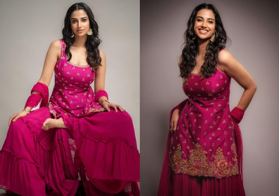 Southern Stars Shine: Prithviraj Unveils 'Nobody,' Samantha Serves Up Pickleball Fun, and Meenakshi's Traditional Beauty 915678