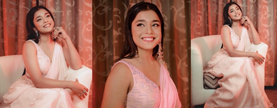 Sumbul Touqeer's Bold Blouse Design Sets New Trends, Take Cues 913404