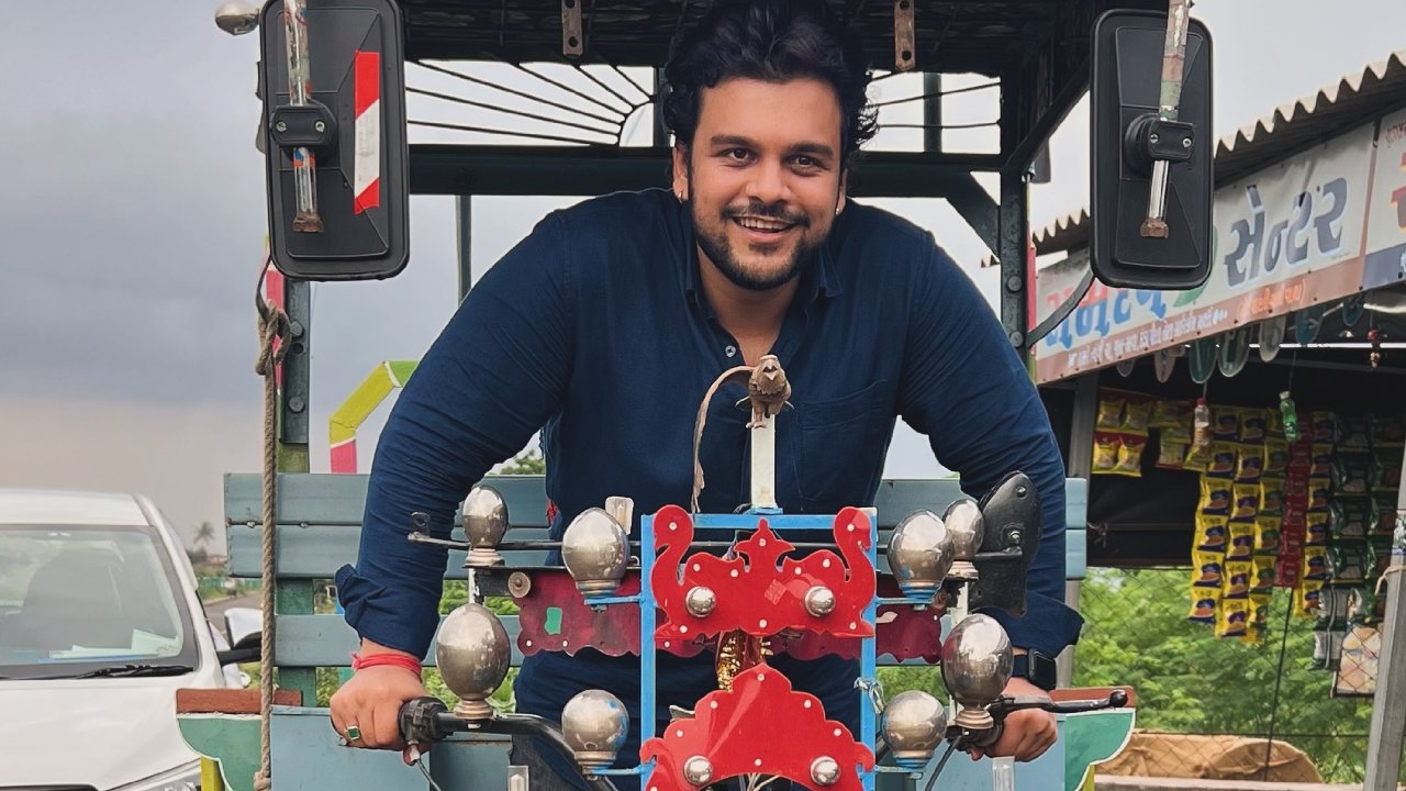 Taarak Mehta's Fame Bhavya Gandhi Embarks On Unique Experience As He Rides Traditional Rickshaw 913799