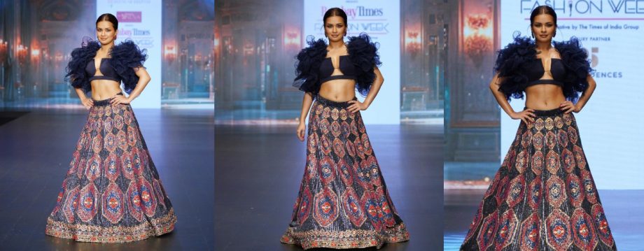 Unleash Glamour With Avneet Kaur's Bold Lehenga Blouse Designs 912447
