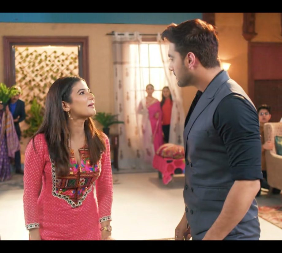 Yeh Rishta Kya Kehlata Hai Episode Written Update August 17: Abhira And Armaan's Playful Prank Leaves Poddar In Shock 913699