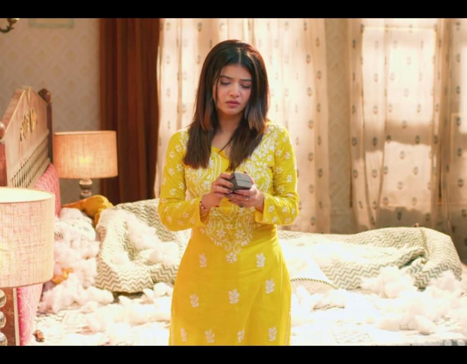 Yeh Rishta Kya Kehlata Hai Episode Written Update August 21: Abhira Engagement Ring Goes Missing Amidst Robbery Drama 914293