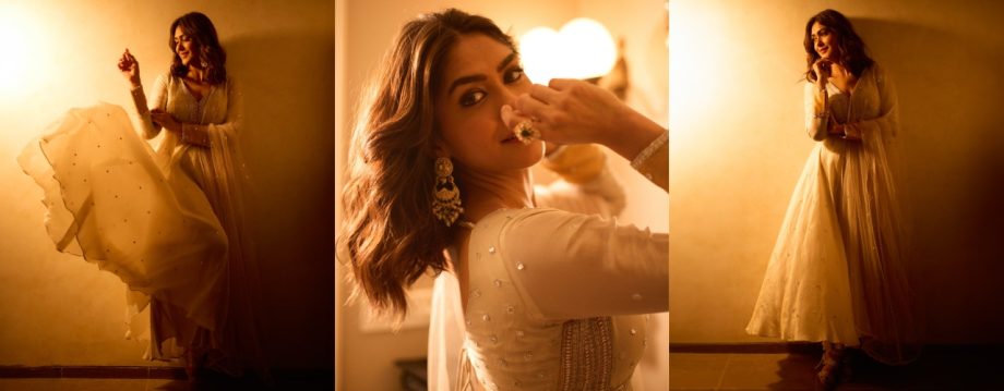 Beauty in Beige: Mrunal Thakur's Breathtaking Traditional Look 919623