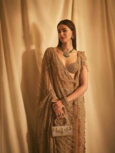 Steal The Show with Ananya Panday’s Stunning Saree Fashion Trend