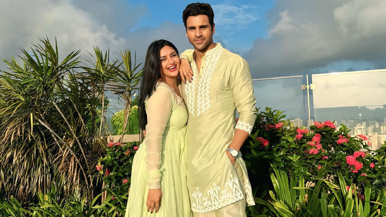 Divyanka Tripathi Dahiya & husband Vivek Dahiya will brighten up your day with these lovely images 919894