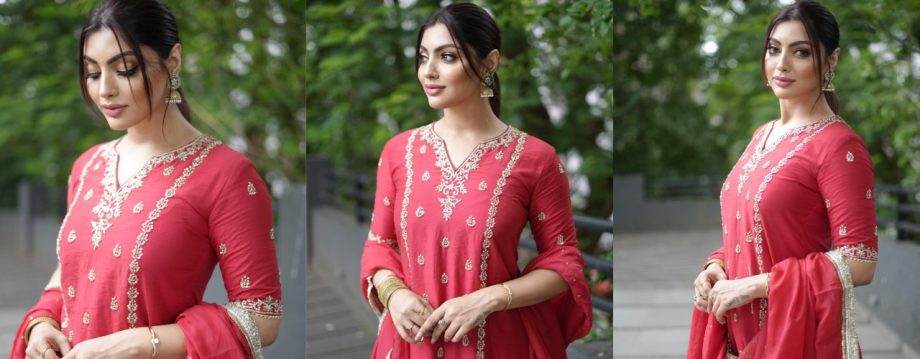 Elevate Your Ganesha Visarjan Look In Salwar Suits Like Divyanka Tripathi, Asha Negi & Akanksha Puri 917366