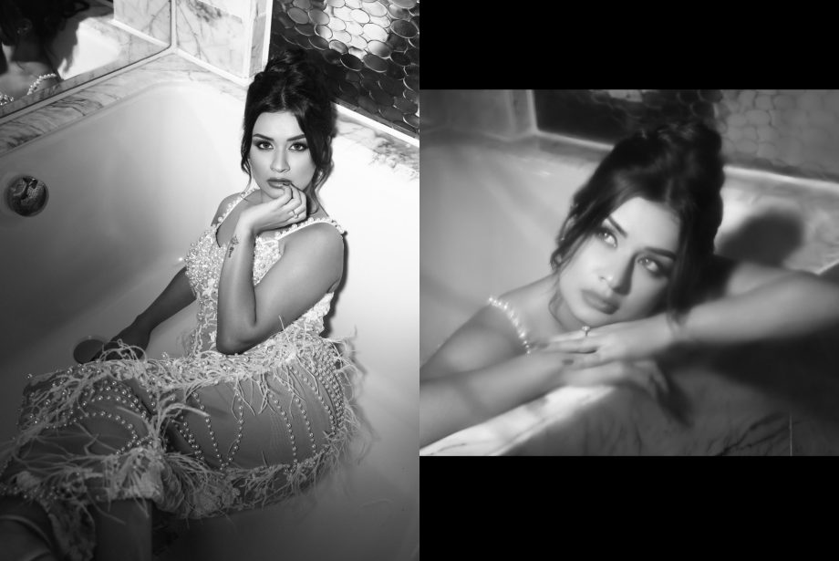Hotness Battle: Avneet Kaur's Bathtub Pics or Bhojpuri Actress Monalisa's Cozy Couch Pics 917510