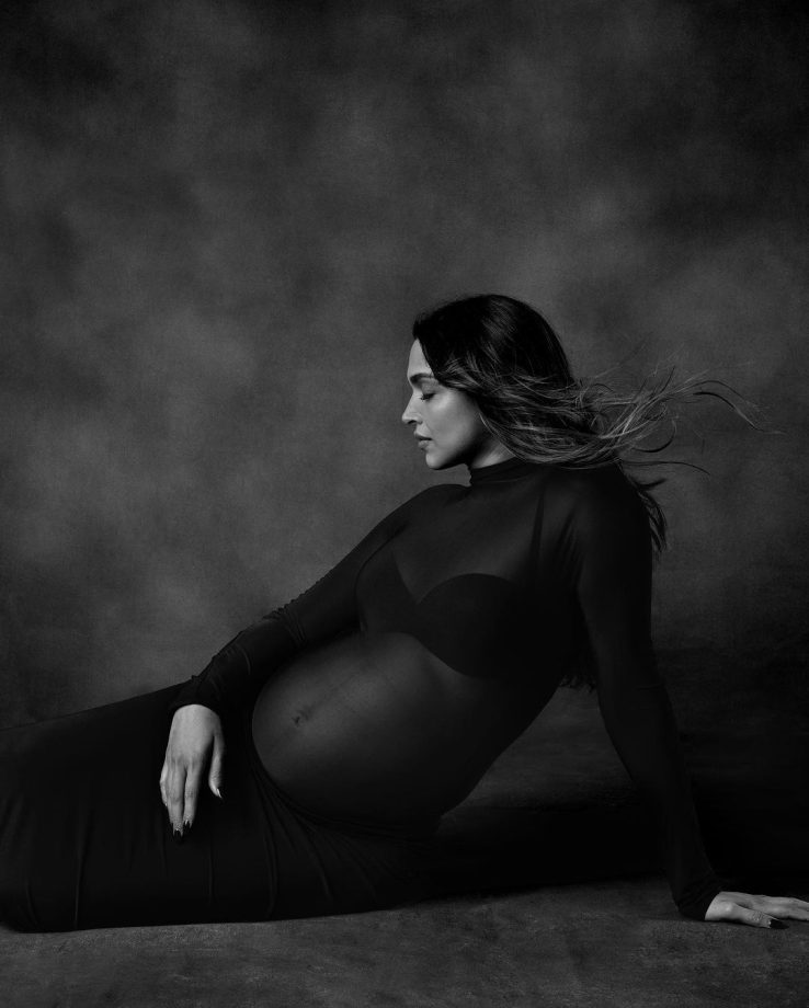 Melting our hearts! Power Couple Ranveer Singh and Deepika Padukone Share Heartwarming Pregnancy Shoot Pictures & we are in awe! 916369