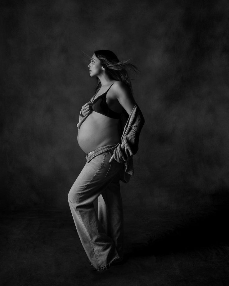 Melting our hearts! Power Couple Ranveer Singh and Deepika Padukone Share Heartwarming Pregnancy Shoot Pictures & we are in awe! 916361