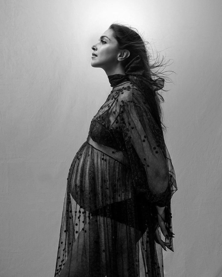 Melting our hearts! Power Couple Ranveer Singh and Deepika Padukone Share Heartwarming Pregnancy Shoot Pictures & we are in awe! 916366