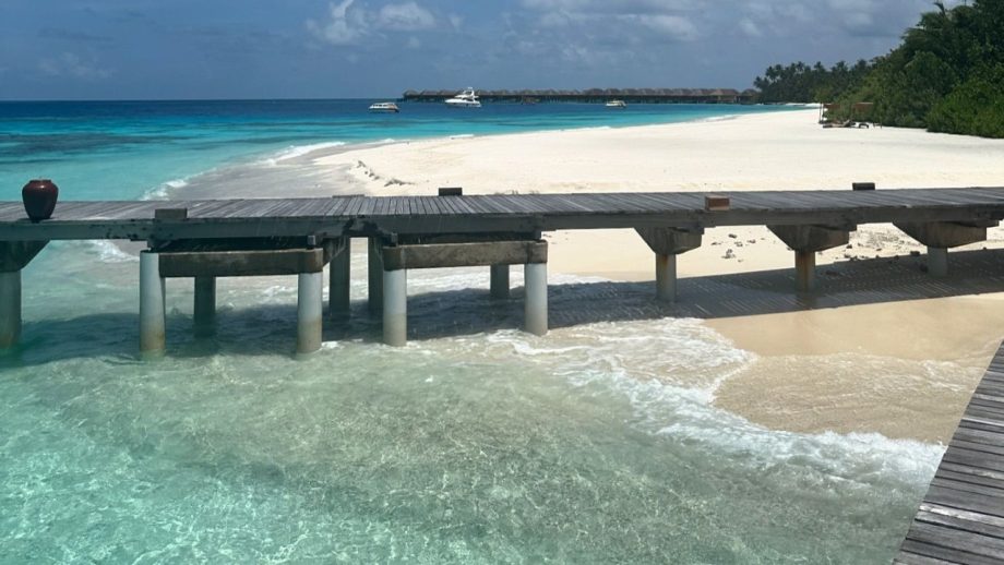 Mouni Roy Paints Maldives Red with Stunning Birthday Swimwear 919788