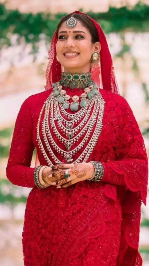 Nayanthara Looks Stunning in Sarees: Check Out Her 8 Breathtaking Avatars 919093