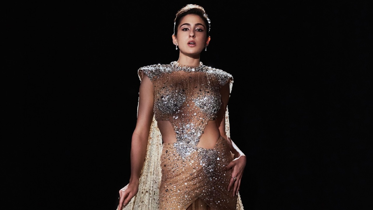 Retro Revival: Sara Ali Khan Slays in Chic Golden Ensemble 919967
