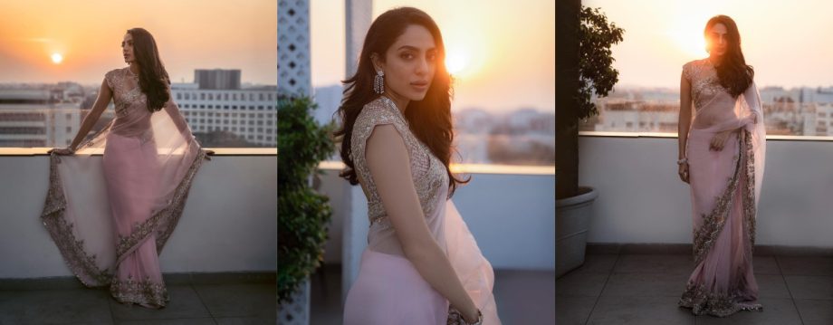 Traditional to Trendy: How Sobhita Dhulipala Totally Aces The Saree Game! 917264