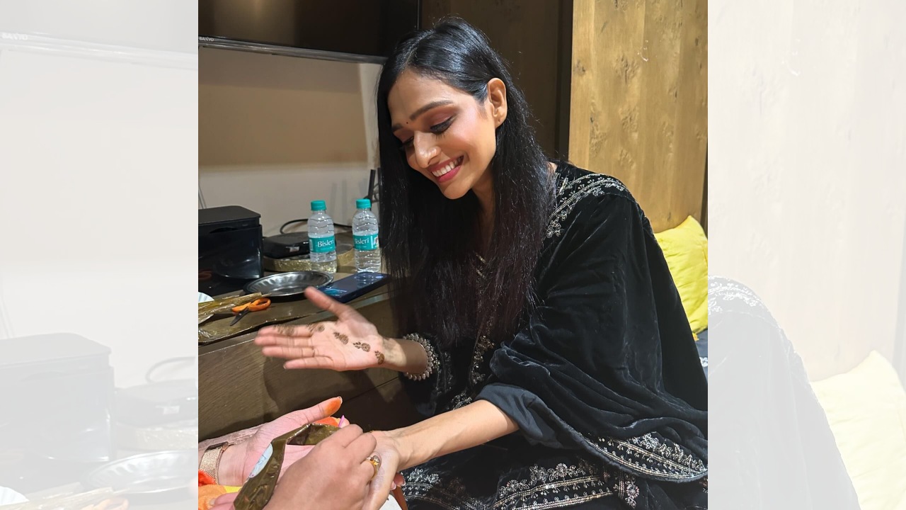 Bhagya Lakshmi Actress Aishwarya Khare’s Simple Mehendi Design Is Perfect Inspiration For Young Girls