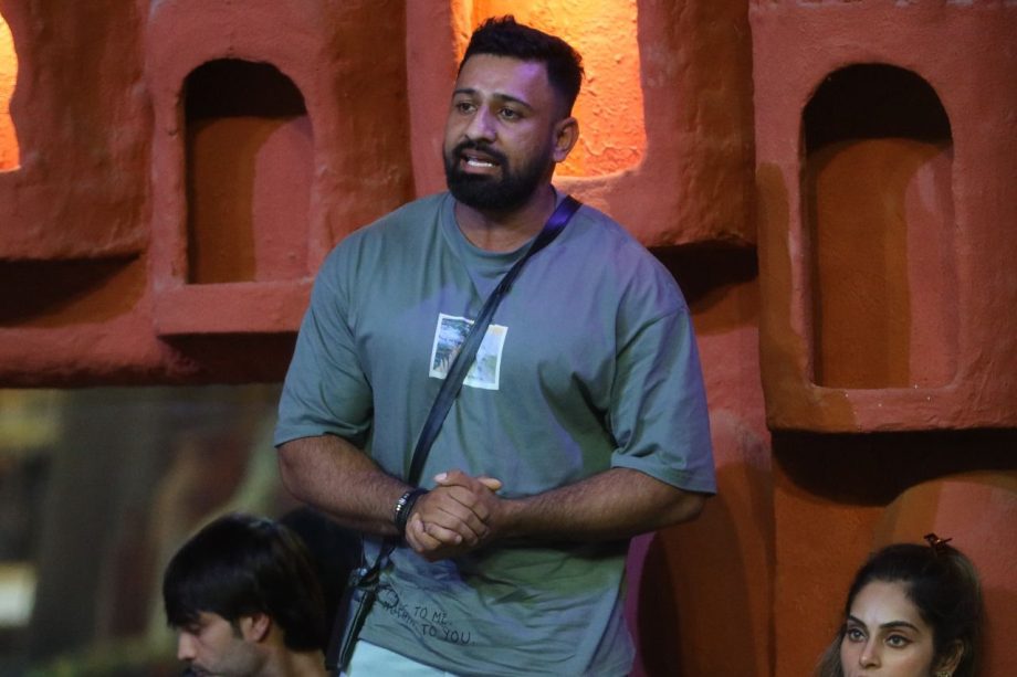 Bigg Boss 18: Vivian Dsena and Chahat Pandey's fight gains centre stage; Hema Sharma violates a cardinal rule 921192