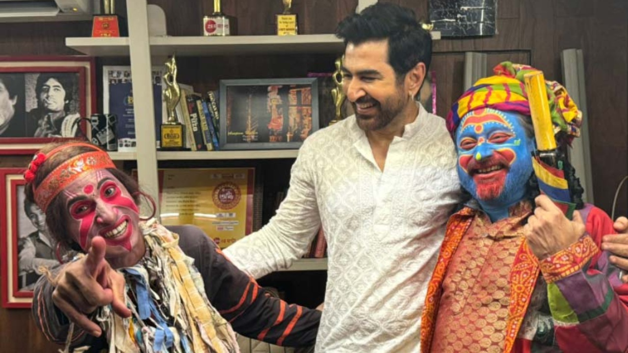 'Bohurupi' Team Springs Surprise on Tollywood Superstar Jeet 920418