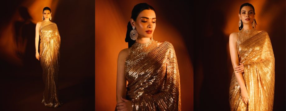 Diwali Fashion Fiesta: Kiara, Ananya, Kriti & Other Divas Bring Glamour to Manish Malhotra's Party 923261