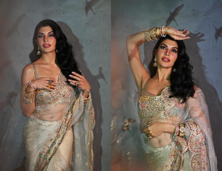 Here's looking at some really alluring attires of Jacqueliene Fernandez for this Diwali season! 923766