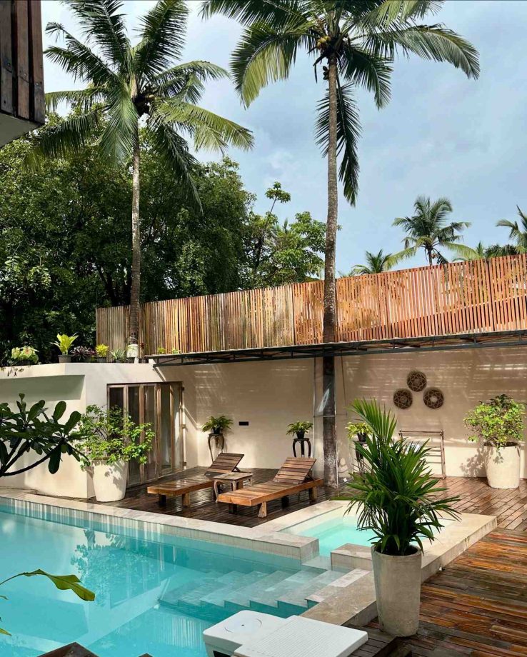 Natasa Stankovic Sizzles in Goa: A Bikini-Clad Vacation to Remember! 920245