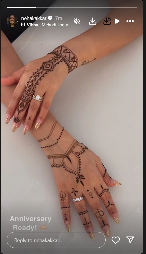 Neha Kakkar Celebrates 4th Wedding Anniversary with Husband Rohanpreet Singh, Shares Stunning Mehendi Design 922924