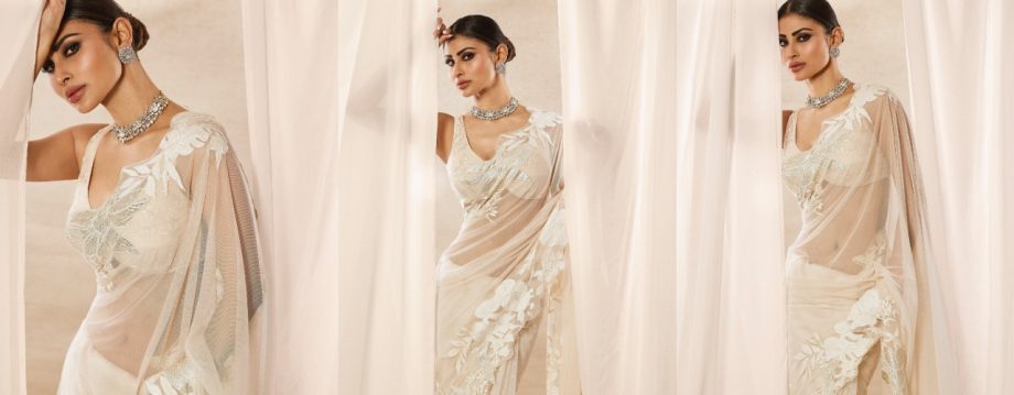 Sarees, Sizzle and Mouni Roy: Festive Feisty 921691
